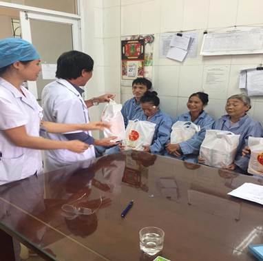 Description: D:\TTGDSK\ảnh\ảnh từ thiện chi ân bệnh nhân 26.10.2017\g.jpg